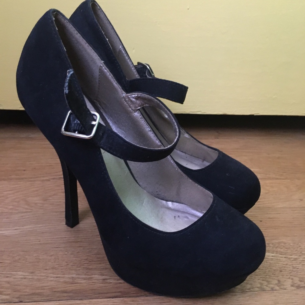 Simple Black Heels